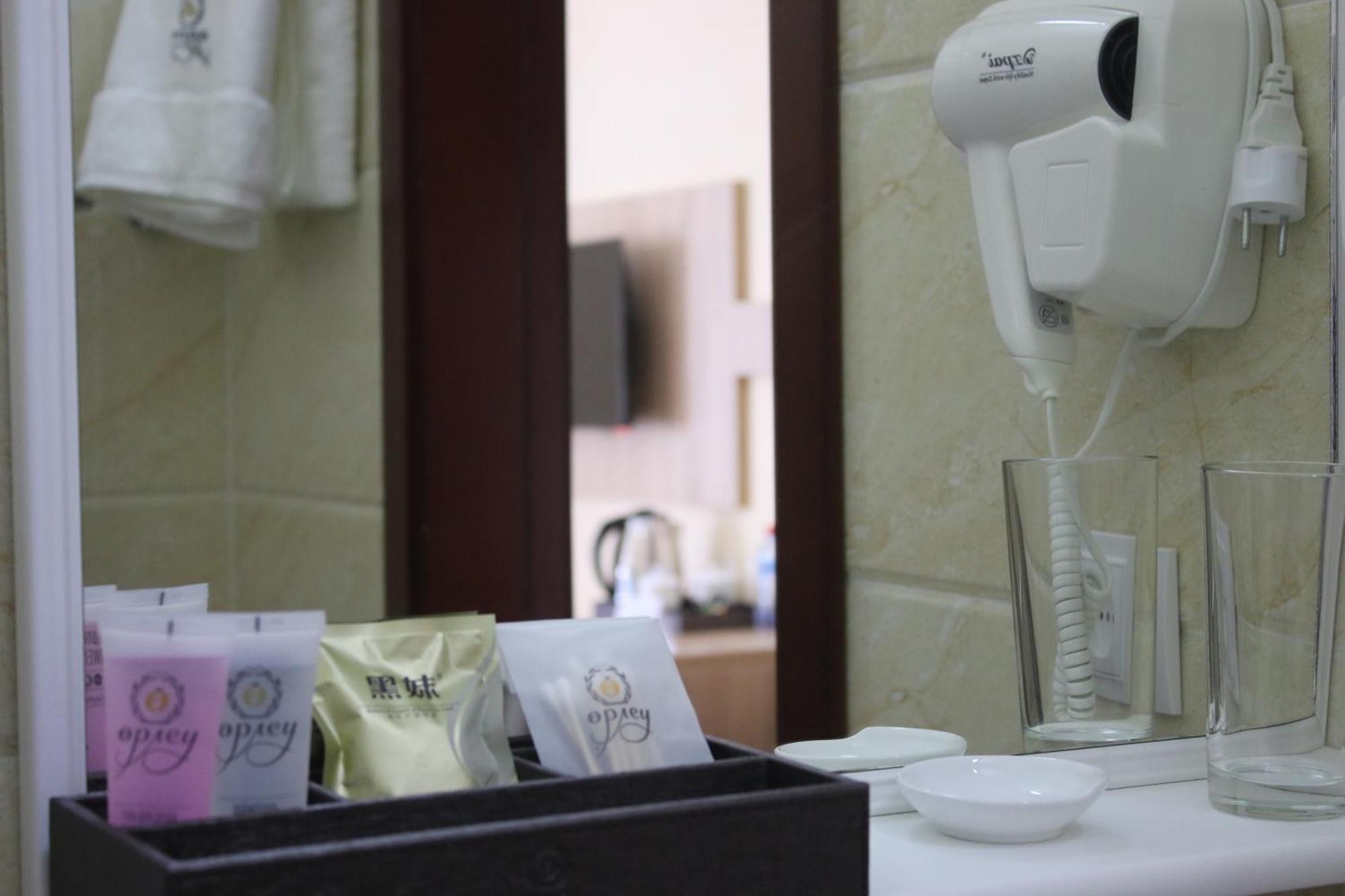Park Hotel Al Bustan Šymkent Exteriér fotografie