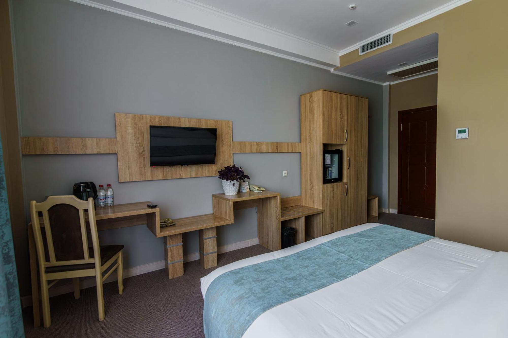 Park Hotel Al Bustan Šymkent Exteriér fotografie