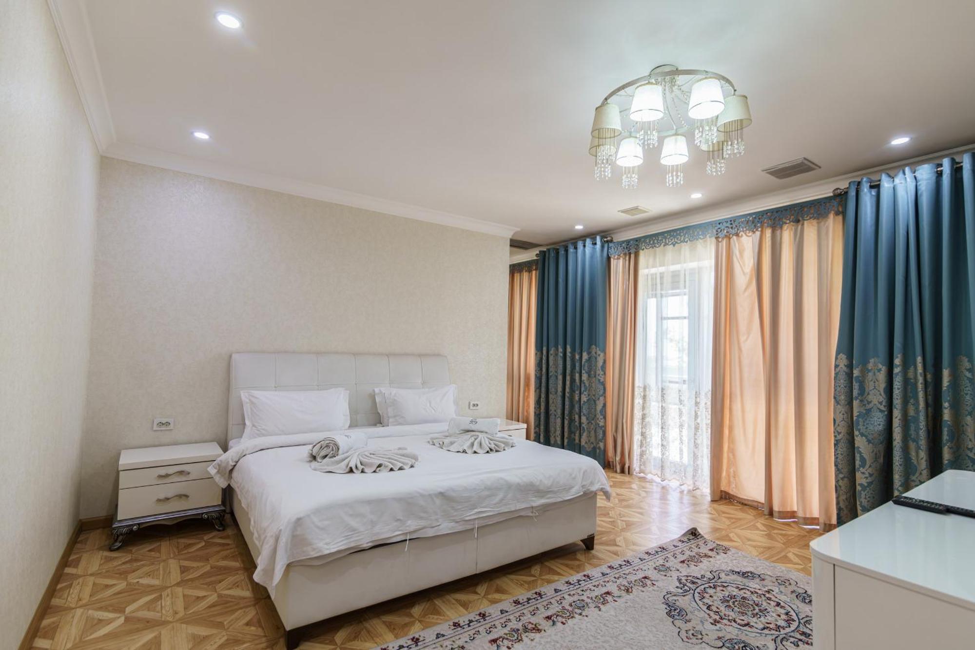 Park Hotel Al Bustan Šymkent Exteriér fotografie