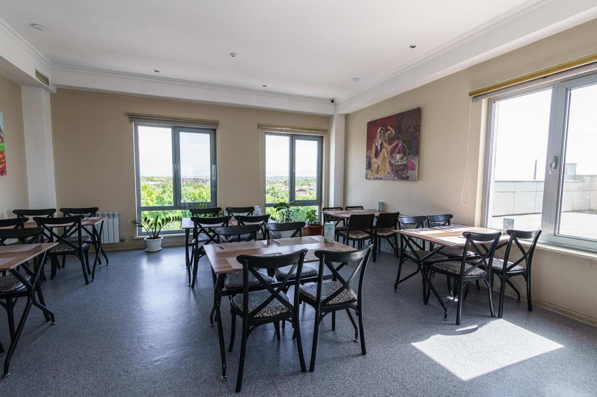 Park Hotel Al Bustan Šymkent Exteriér fotografie